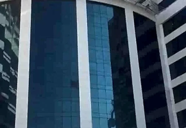Büyükçekmece Mİmar Sinan Devlet Hastanesi Dış Cephe Cam Temizliği Ofis Büro Hastane Temizliği