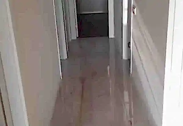 Ev Koridor Süpürgelik Temizliği