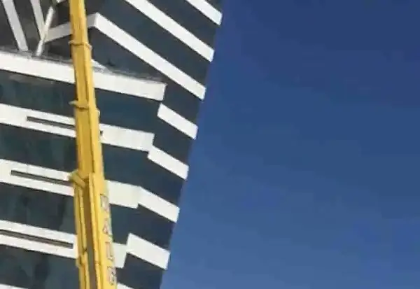 Plaza Cam Temizliği