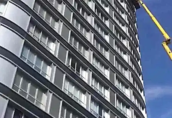 Site Cam Balkon Temizliği